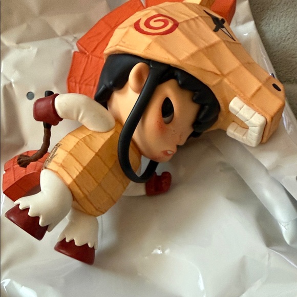 The Golden Gallop Year of the horse Anniversary Hirono figure& stamp. - Picture 6 of 13